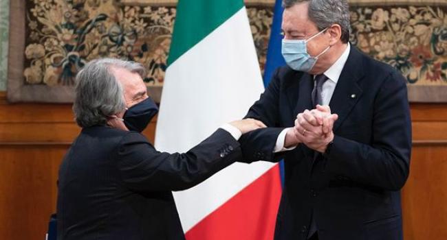 Il ministro Renato Brunetta saluta Il Presidente del consiglio Mario Draghii 