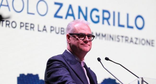 Il ministro Zangrillo sul podio dei relatori